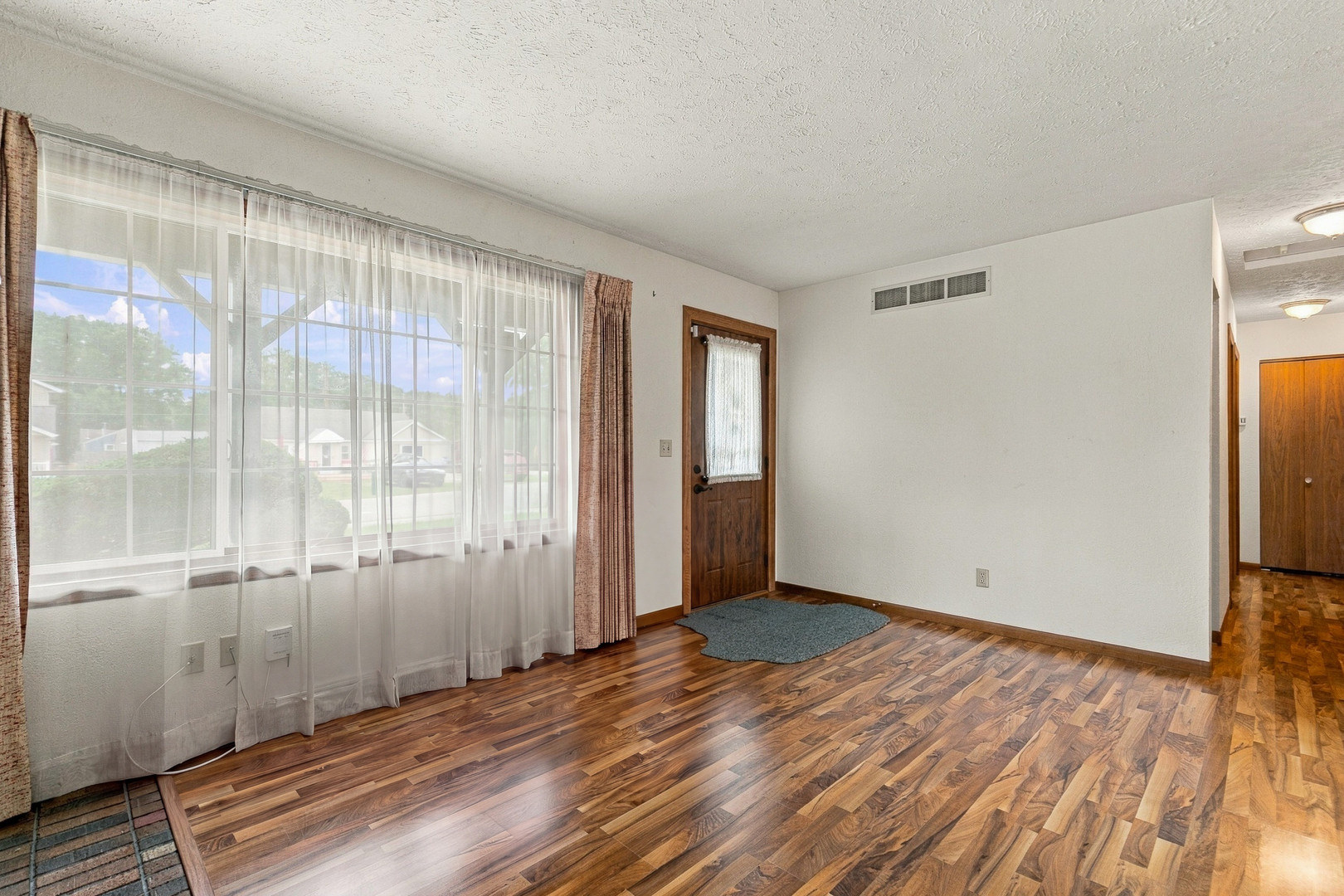 1687 35th Avenue Property Photo 9