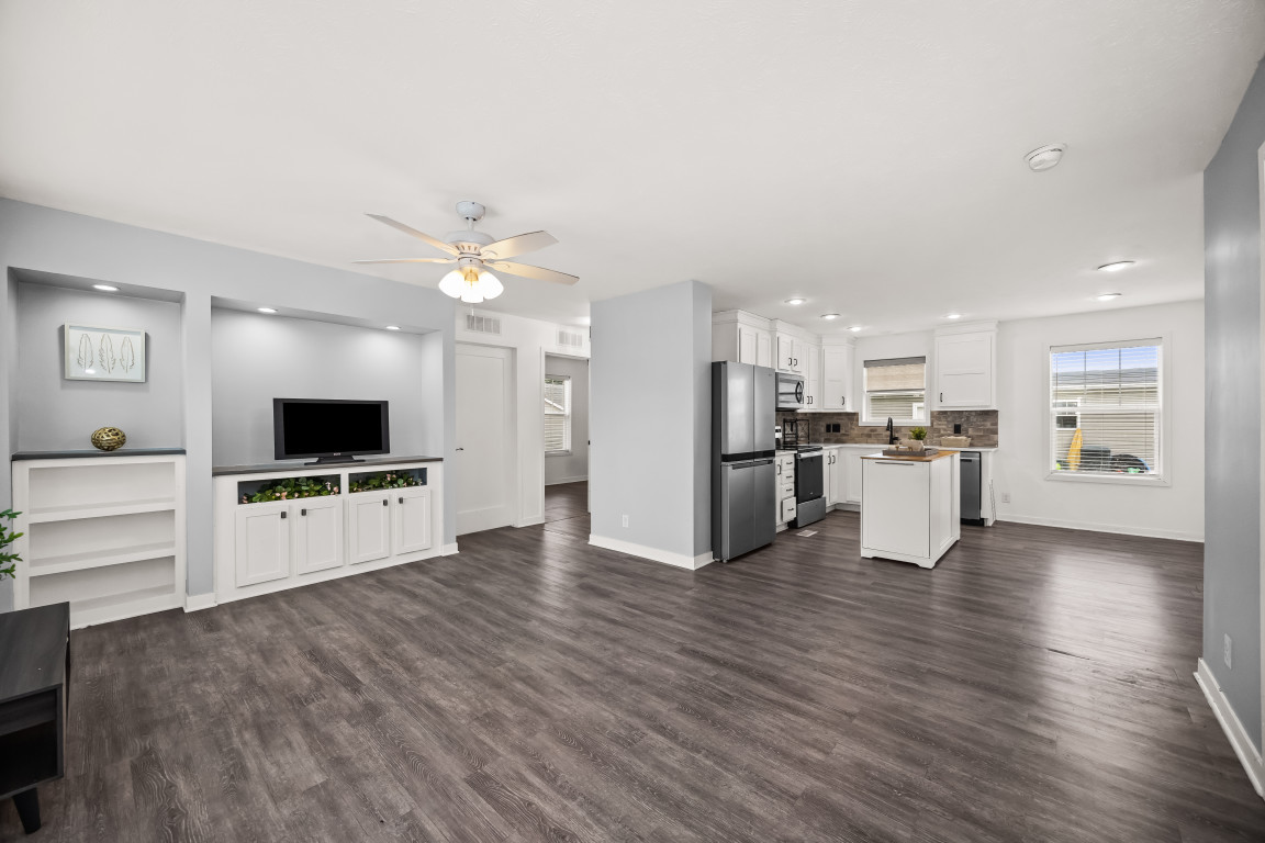 935 9th Street Property Photo 2