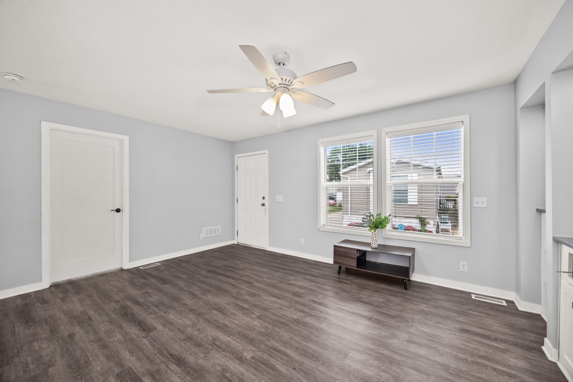 935 9th Street Property Photo 4