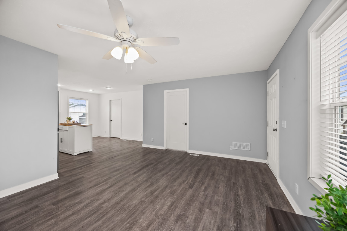 935 9th Street Property Photo 5