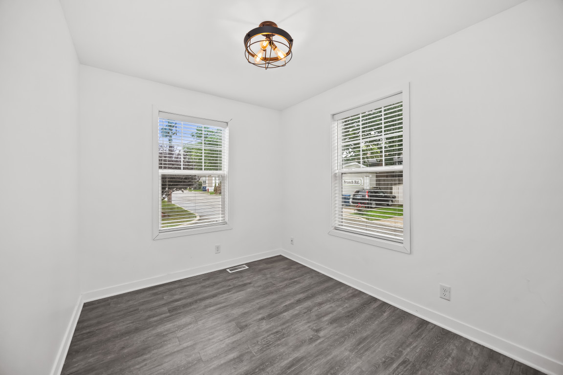 935 9th Street Property Photo 14