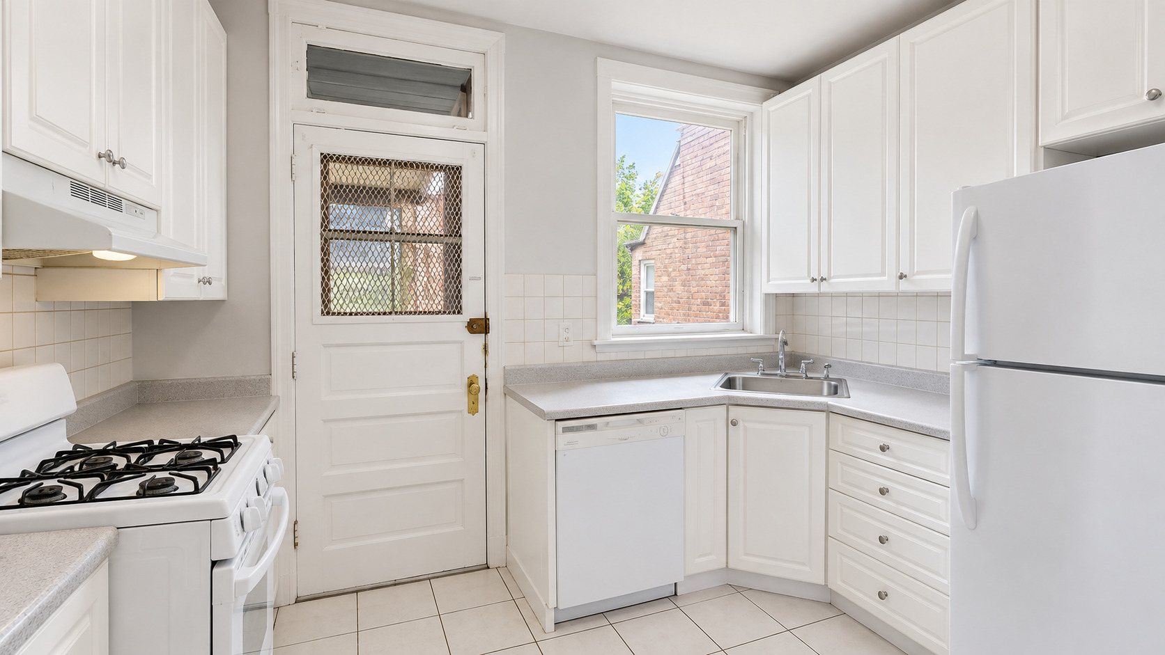 6420 N Newgard Avenue 2e Property Photo 6