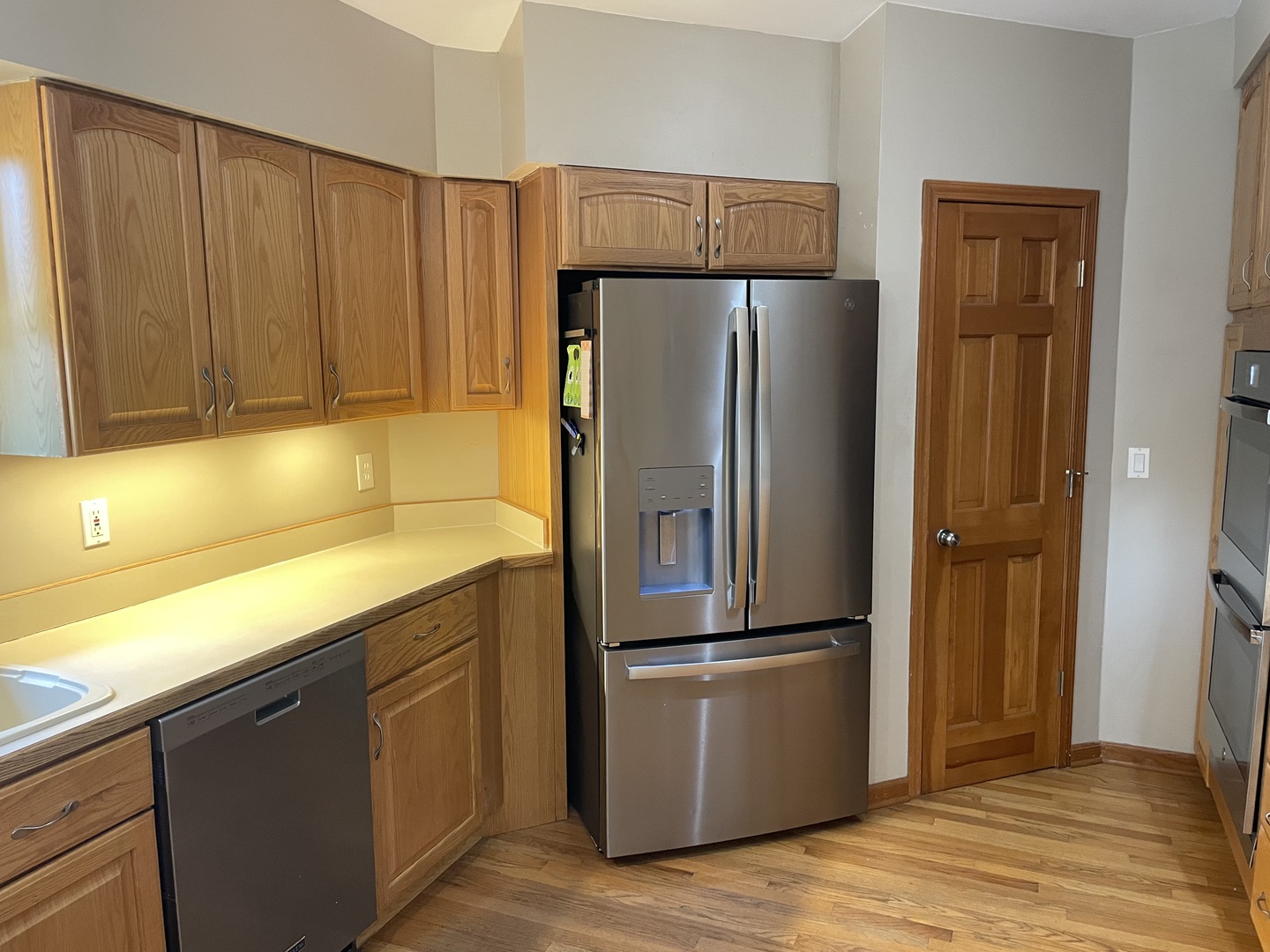 464 S Madison Street Property Photo 5