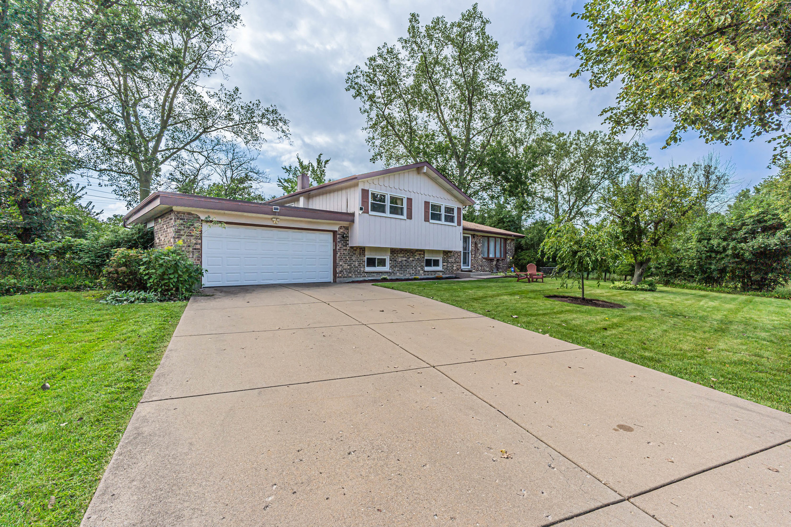 1320 Deerfield Place Property Photo 1