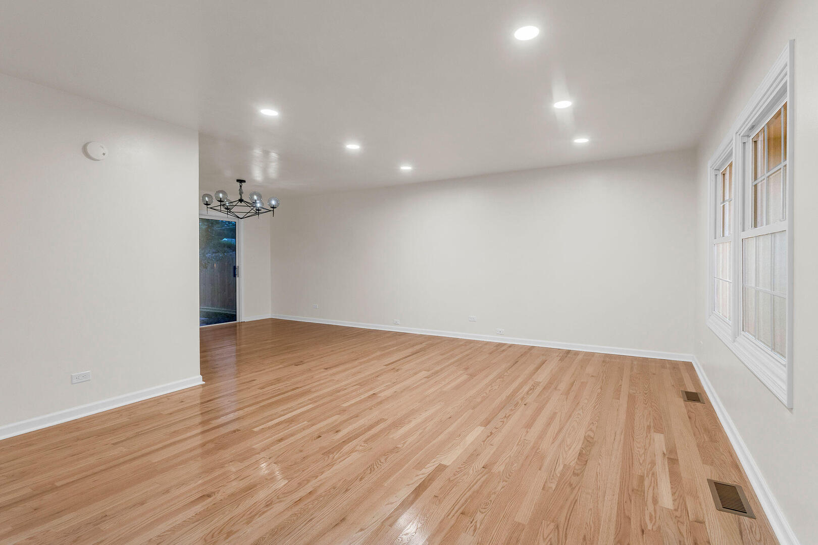 706 N Armitage Avenue Property Photo 3