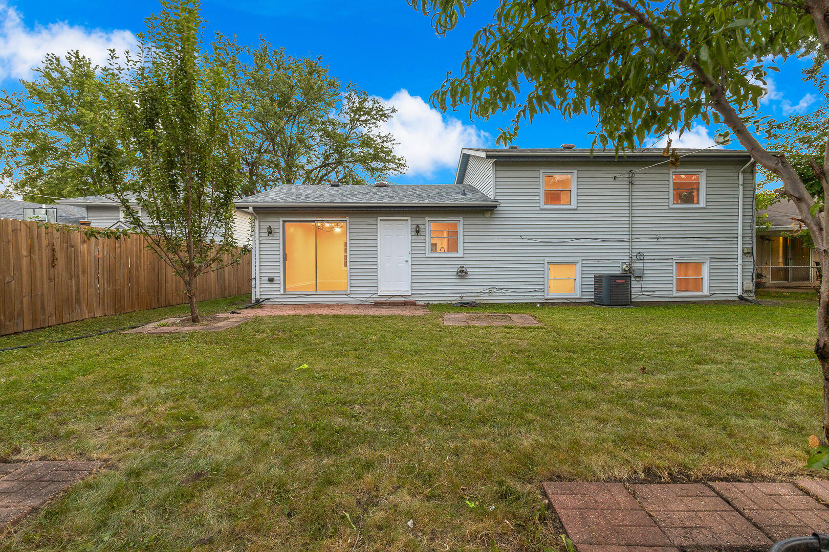 706 N Armitage Avenue Property Photo 9