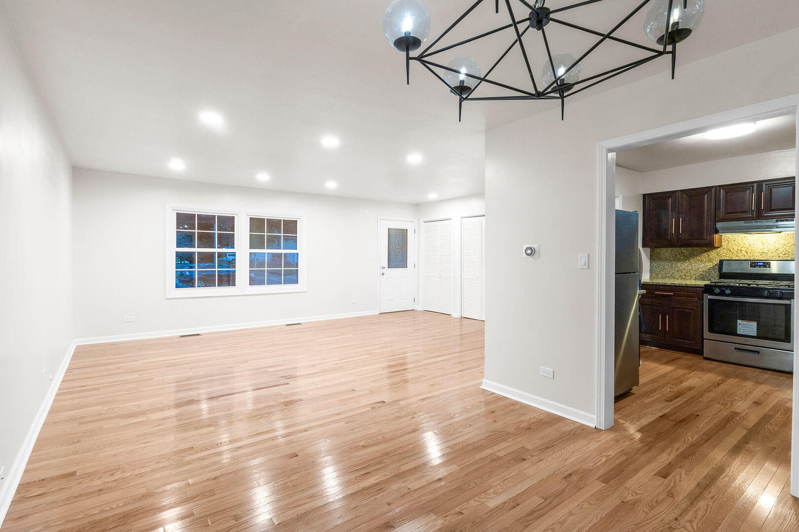 706 N Armitage Avenue Property Photo 33