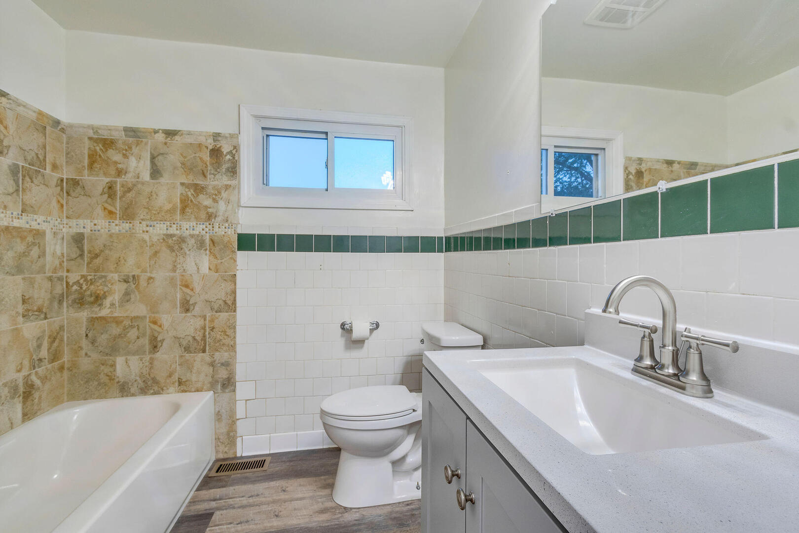 706 N Armitage Avenue Property Photo 40