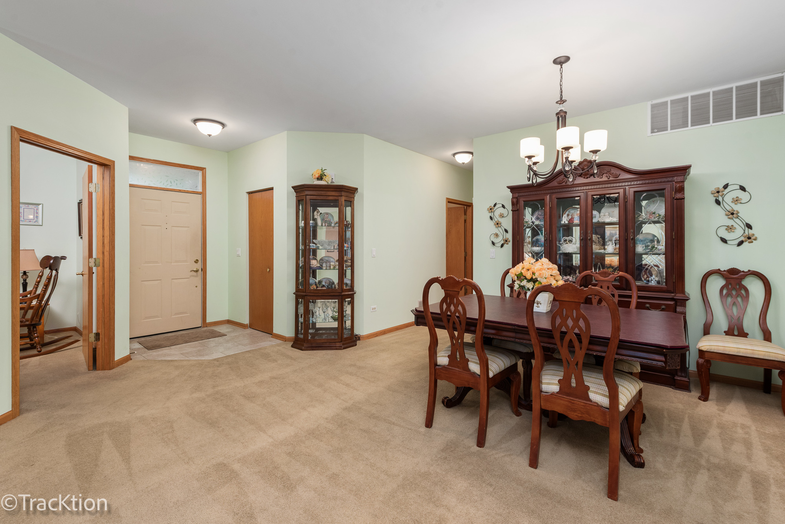 16220 Tomahawk Lake Court Property Photo 4