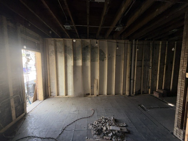 10736 S Langley Avenue Property Photo 4