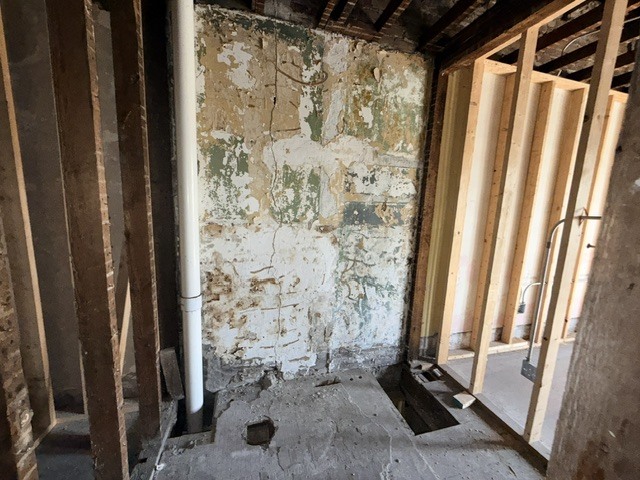 10736 S Langley Avenue Property Photo 6