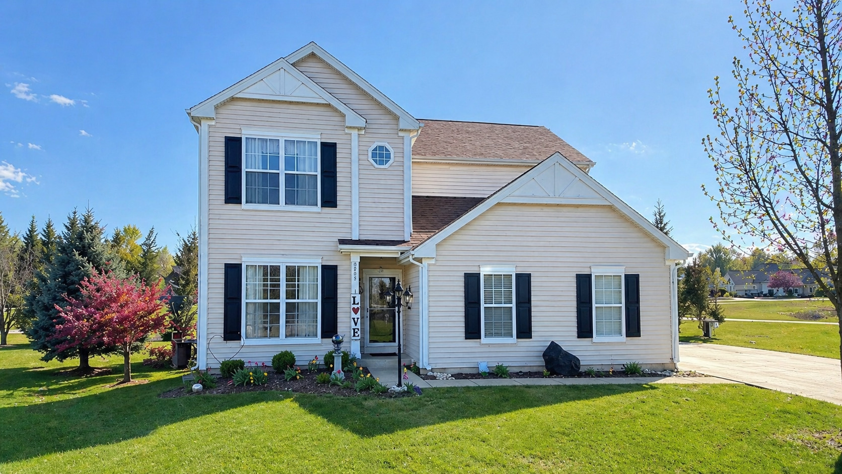 2039 Greenview Drive Property Photo 1
