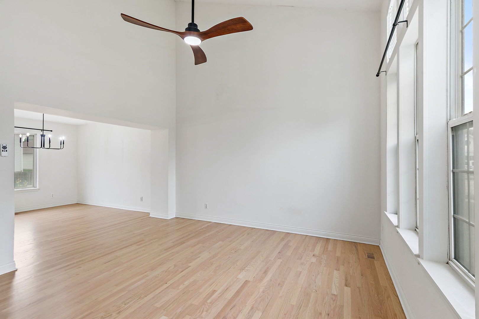 21957 W Laguna Court Property Photo 5