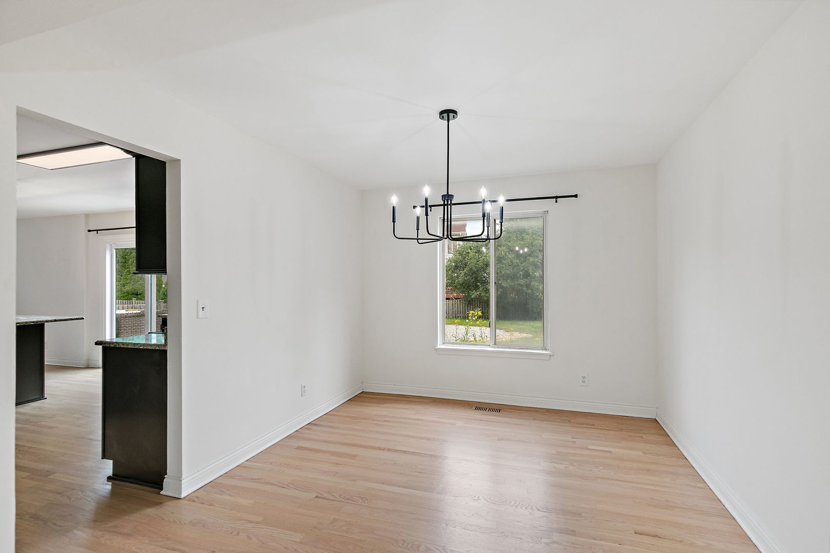 21957 W Laguna Court Property Photo 6