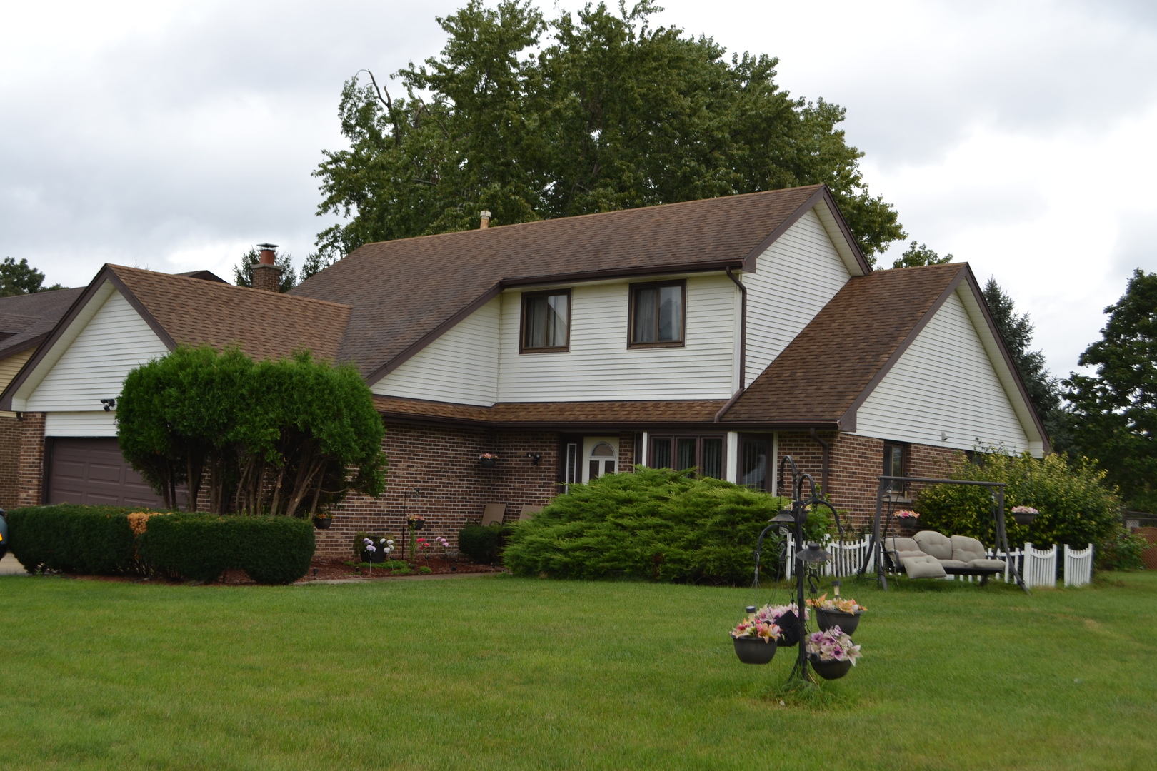 258 MAYFLOWER Lane Property Photo 1