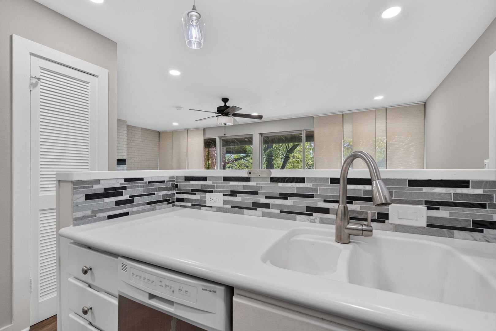 5518 E Lake Drive 90-c Property Photo 8