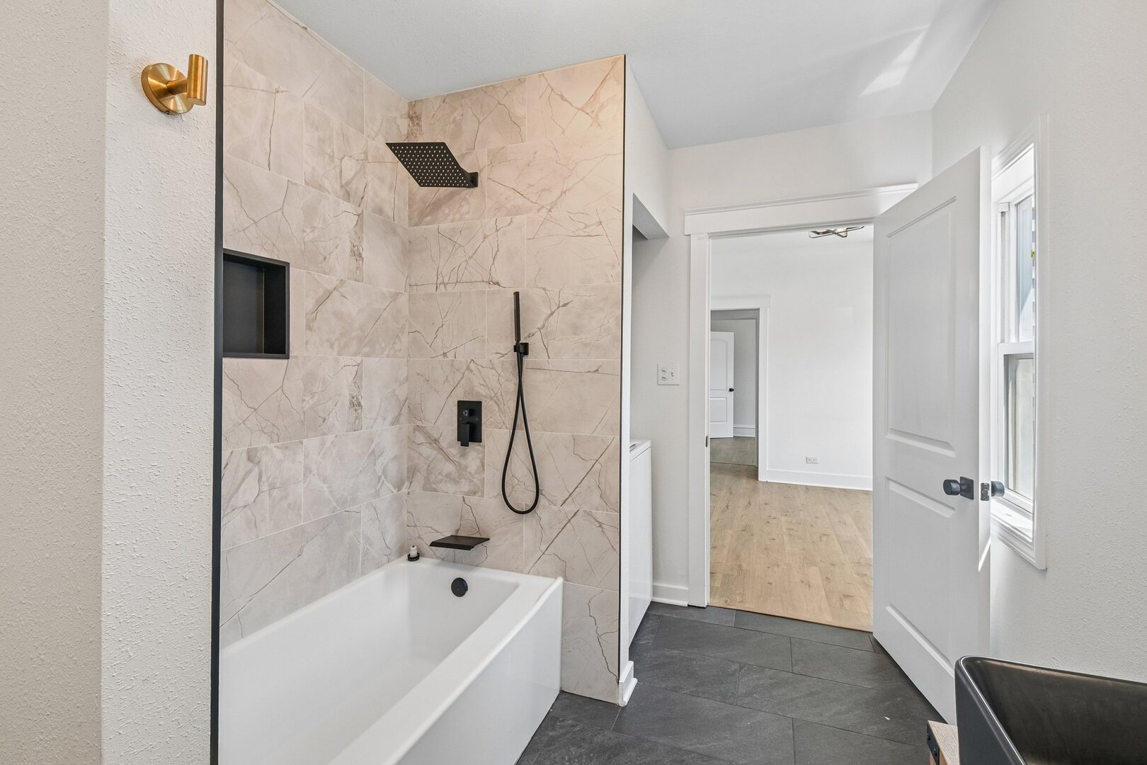411 Leach Avenue Property Photo 15