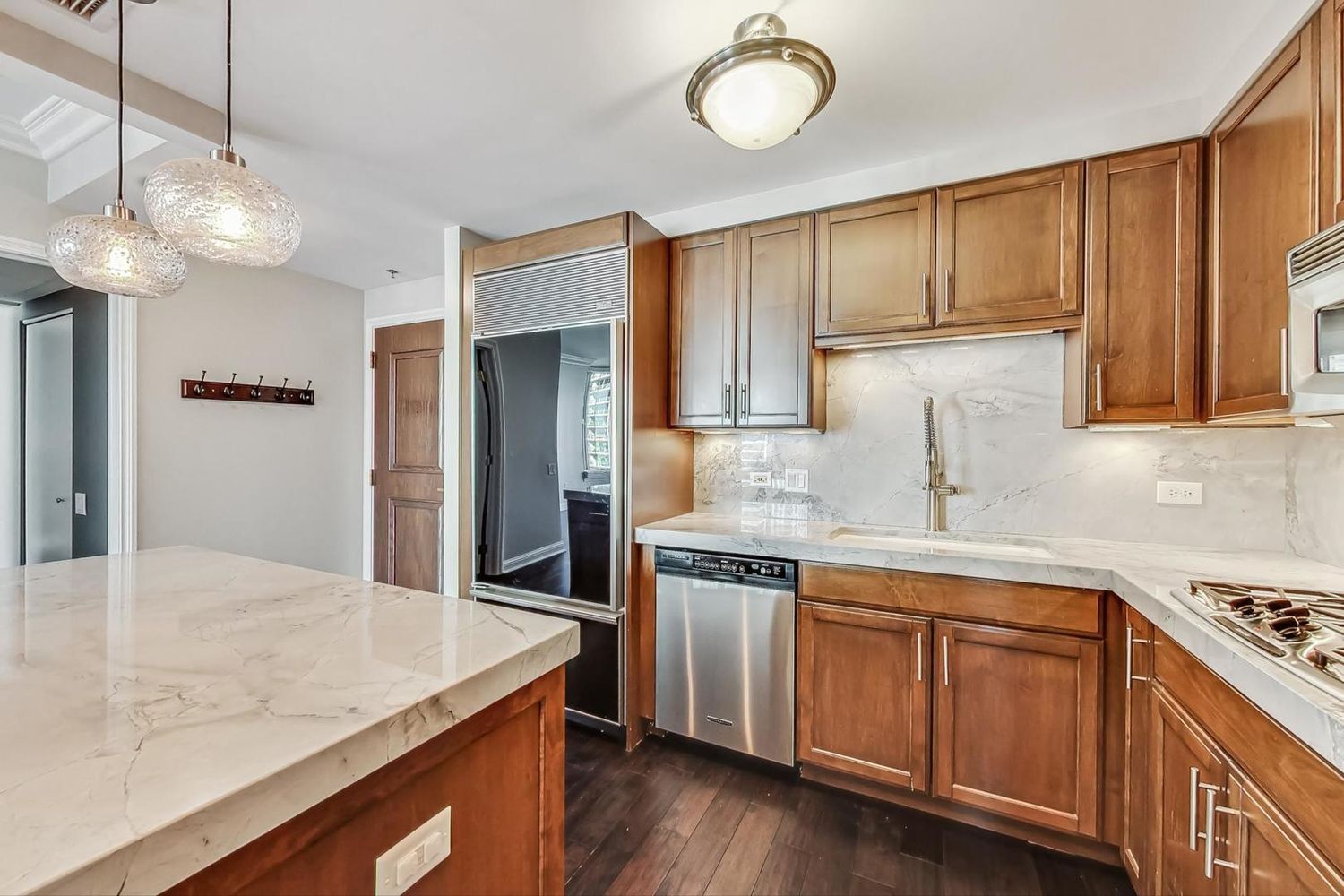 25 E Superior Street 1703 Property Photo 5