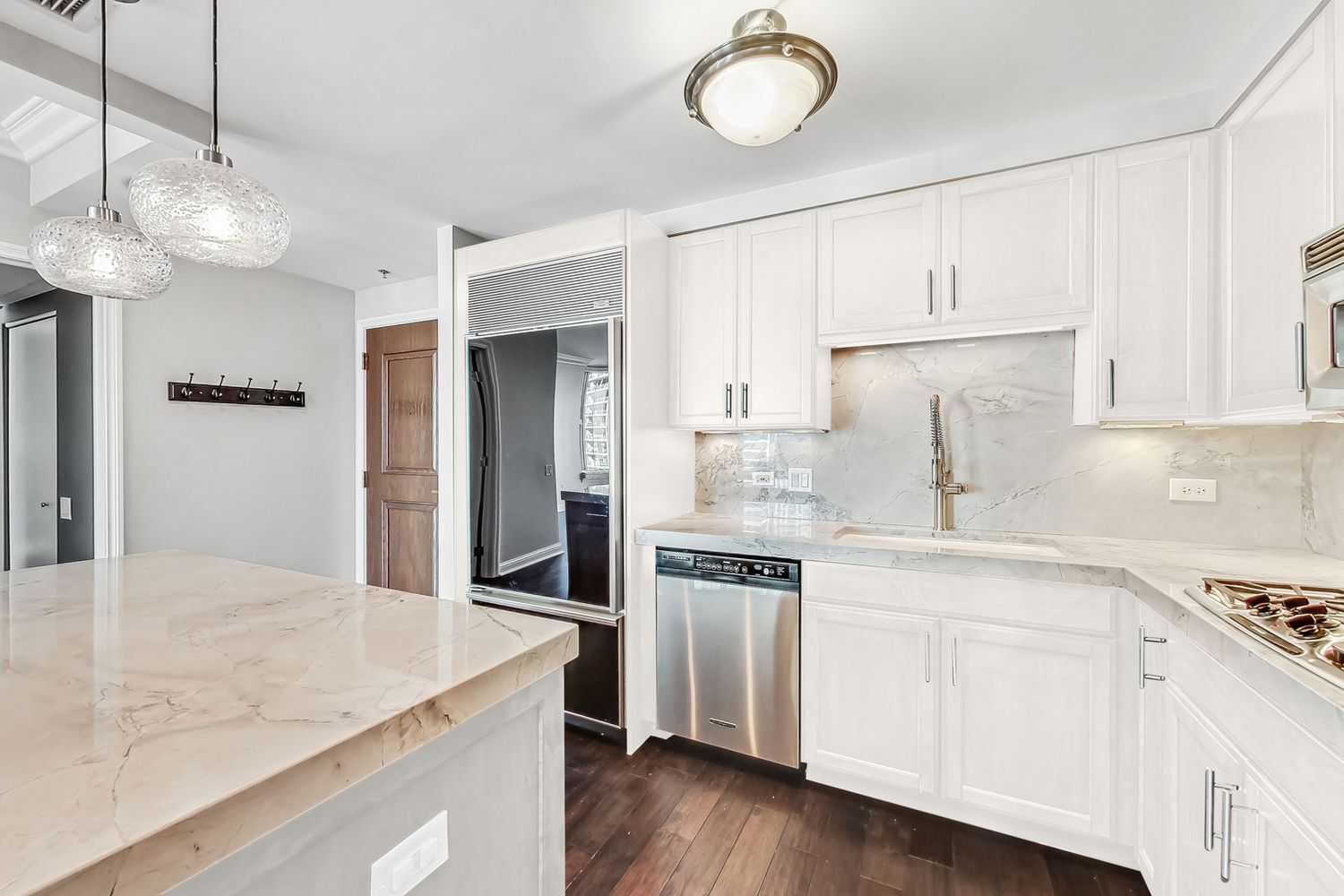 25 E Superior Street 1703 Property Photo 6