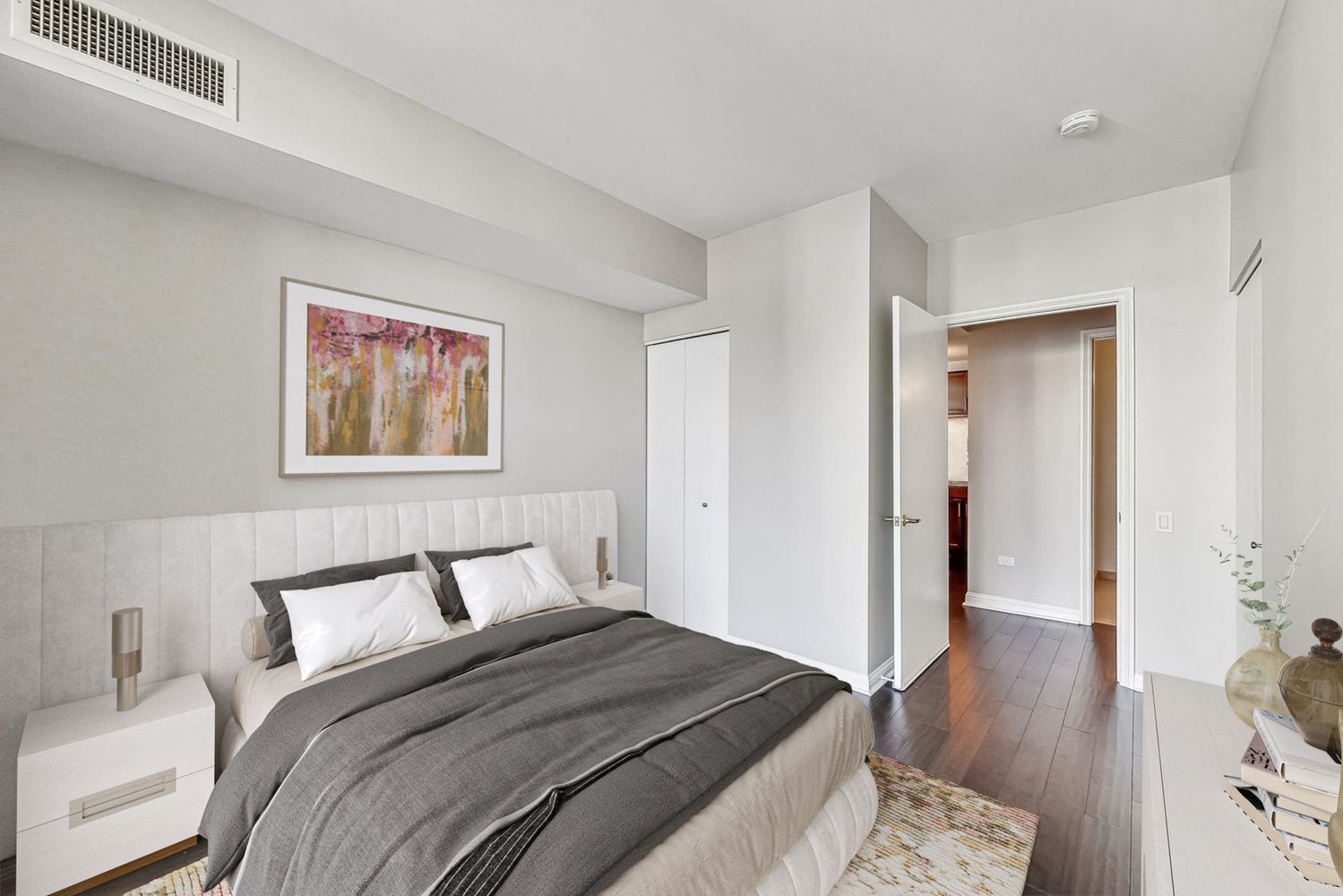 25 E Superior Street 1703 Property Photo 16
