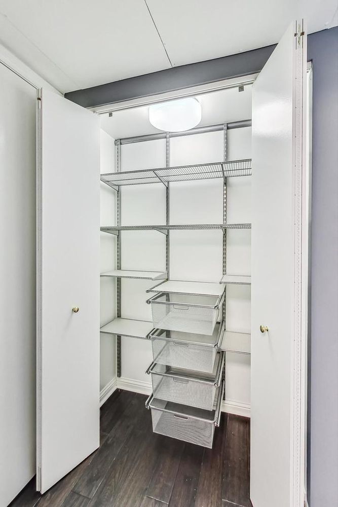 25 E Superior Street 1703 Property Photo 17