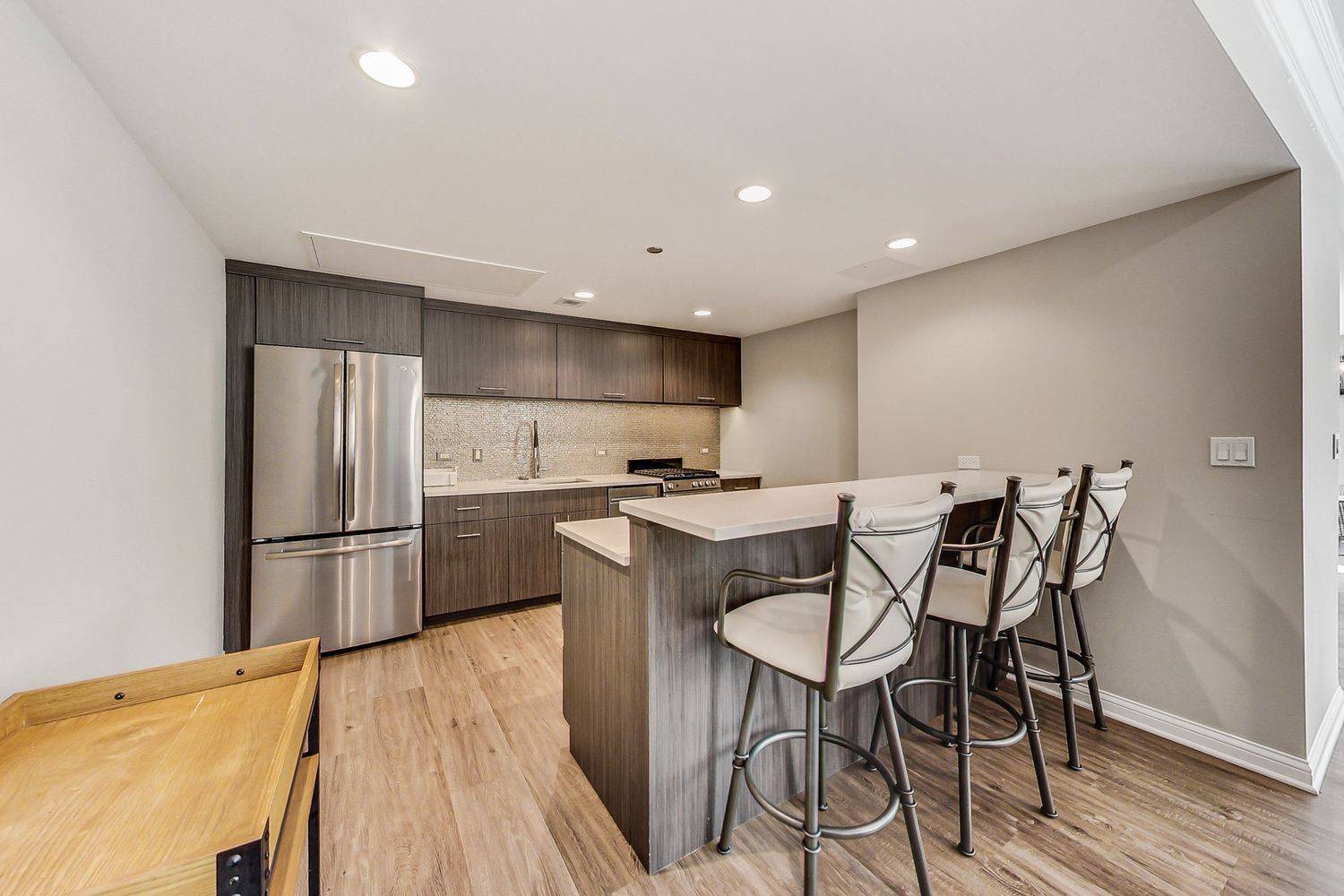 25 E Superior Street 1703 Property Photo 25