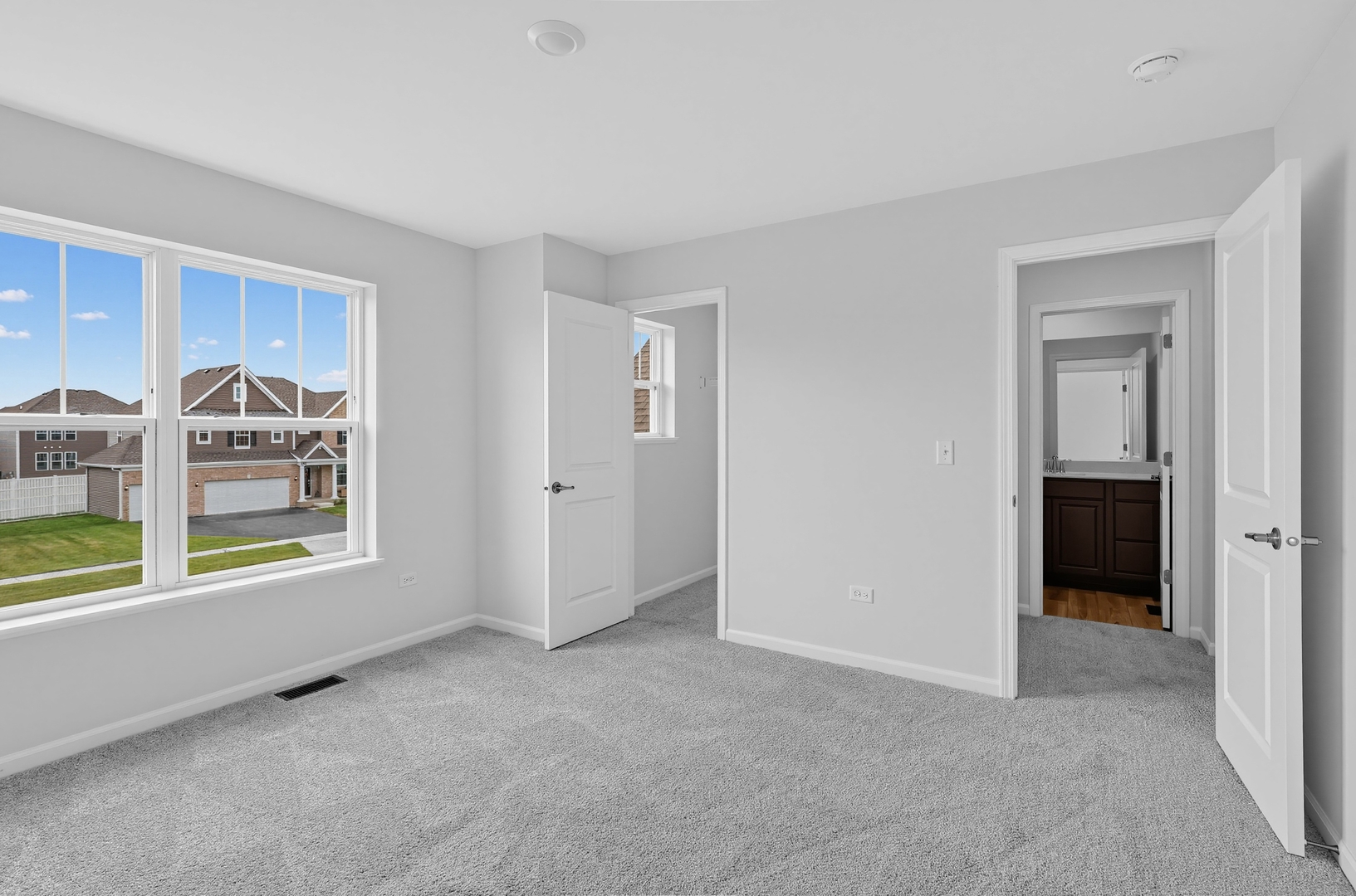 340 Cold Spring Street Property Photo 3