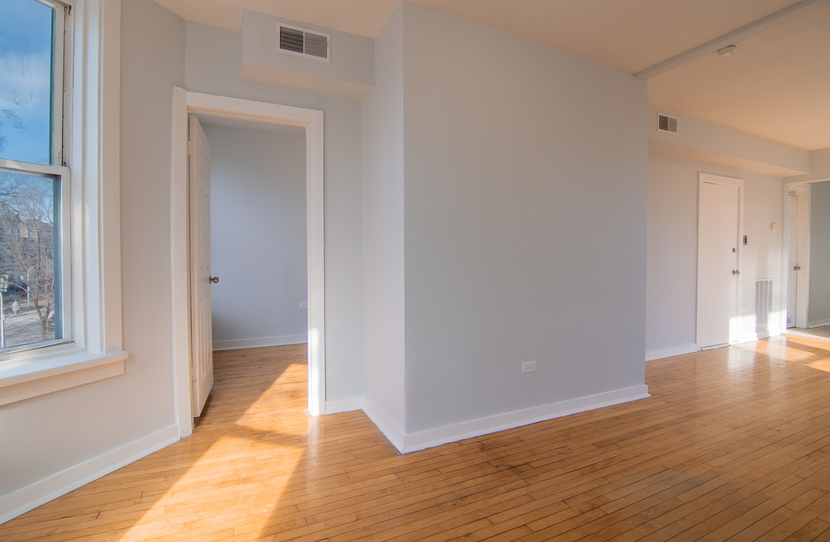 1141 S Francisco Avenue 3f Property Photo 5