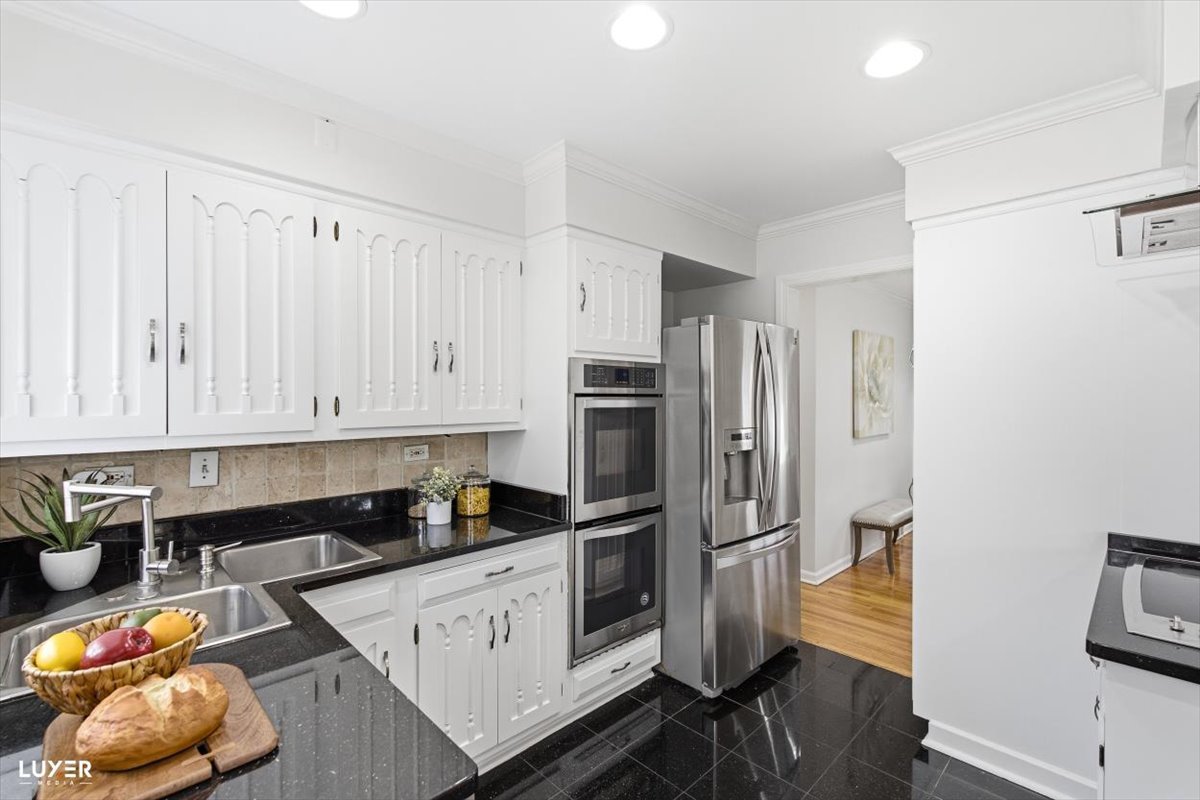 2 Washington Street Property Photo 8