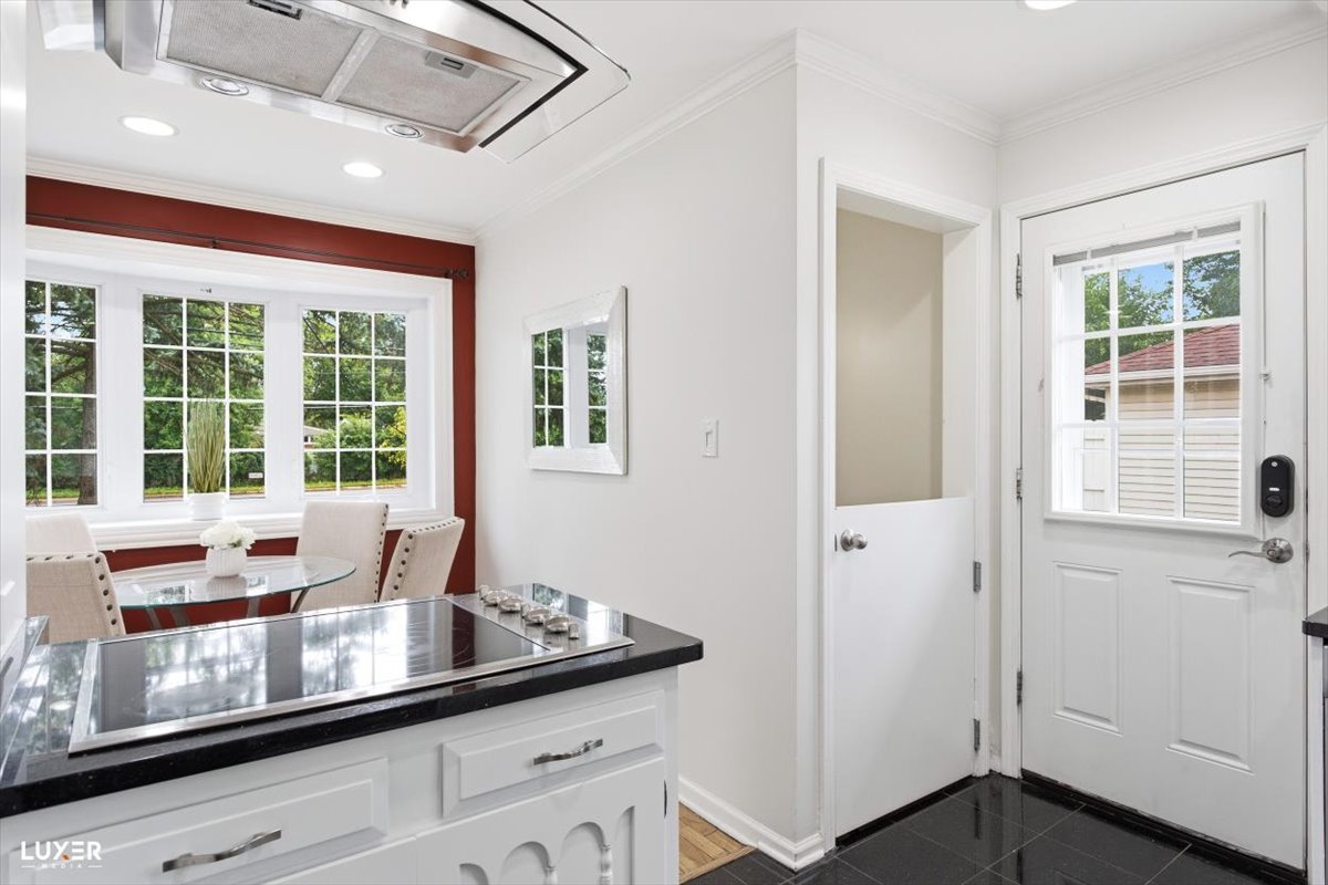 2 Washington Street Property Photo 11