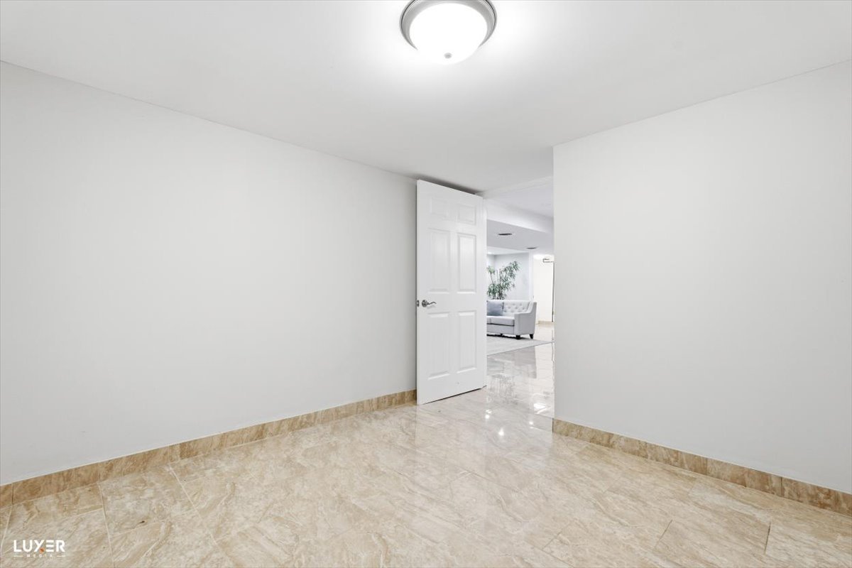 2 Washington Street Property Photo 28