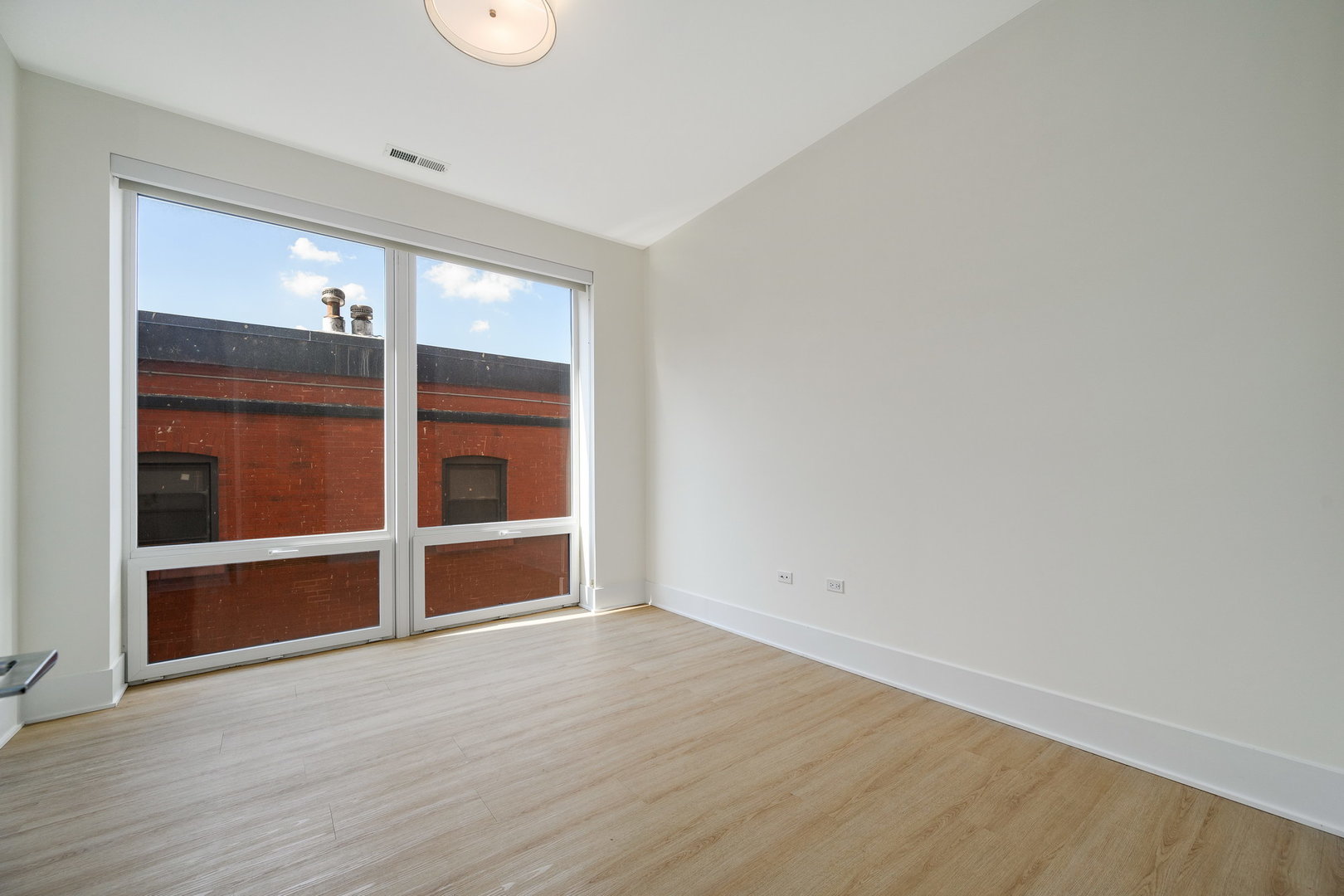 159 W North Avenue 406 Property Photo 13
