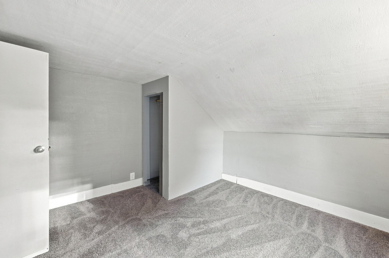 815 N High Street Property Photo 24