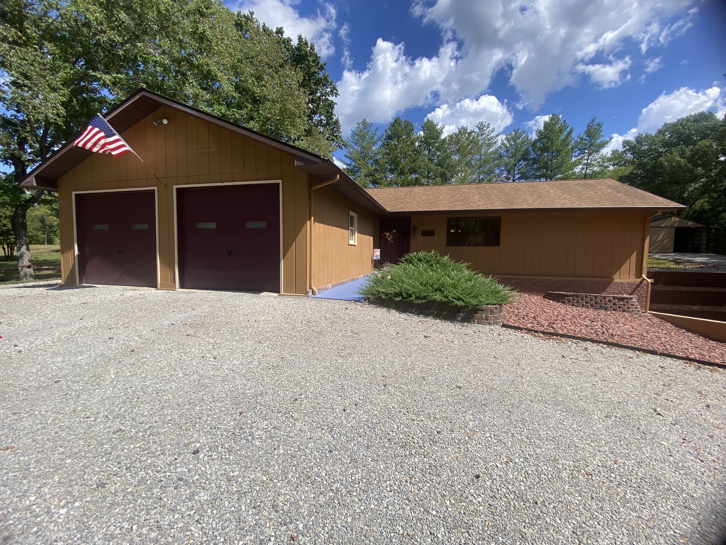 5702 N Thompsonville Road Property Photo 6