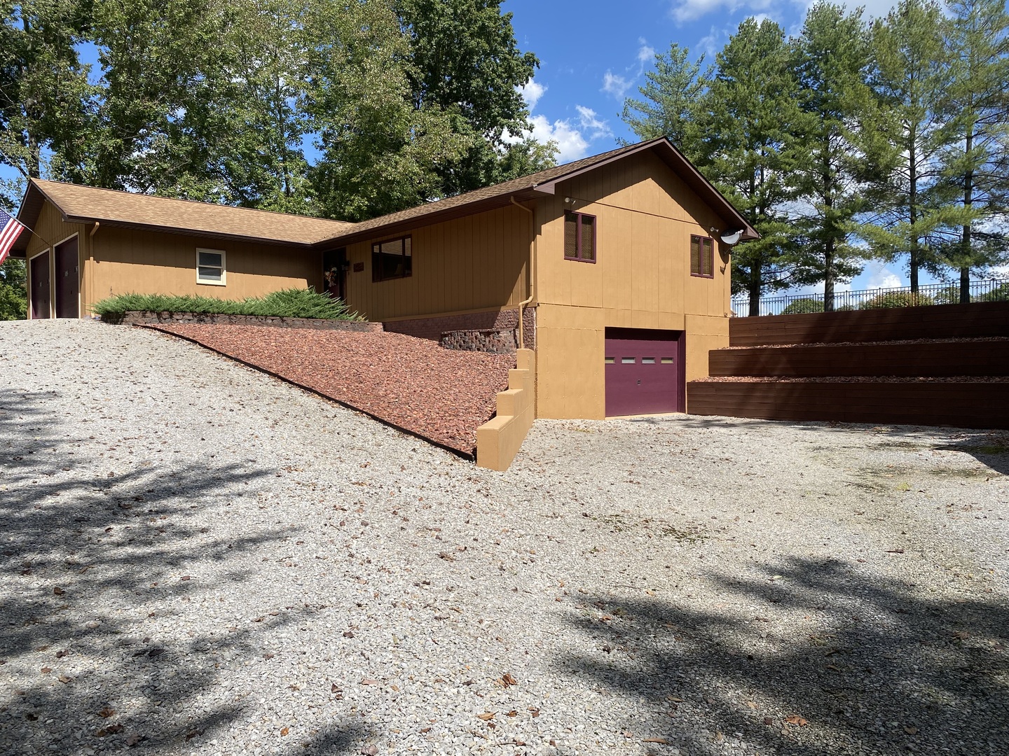 5702 N Thompsonville Road Property Photo 7
