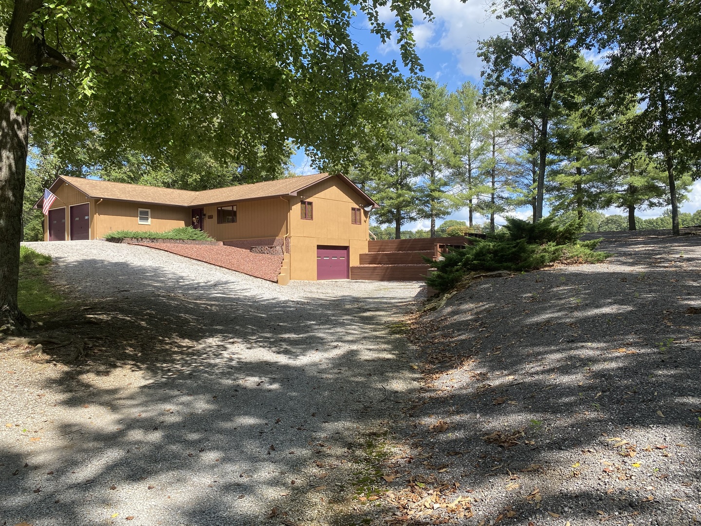 5702 N Thompsonville Road Property Photo 8