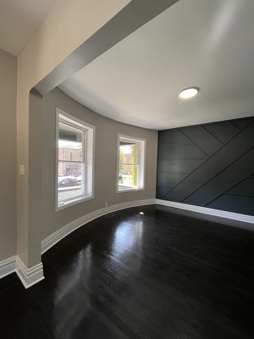 5950 S Artesian Avenue Property Photo 6