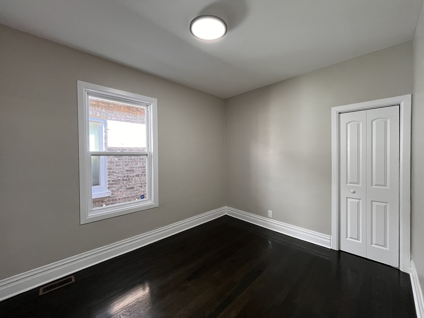 5950 S Artesian Avenue Property Photo 14