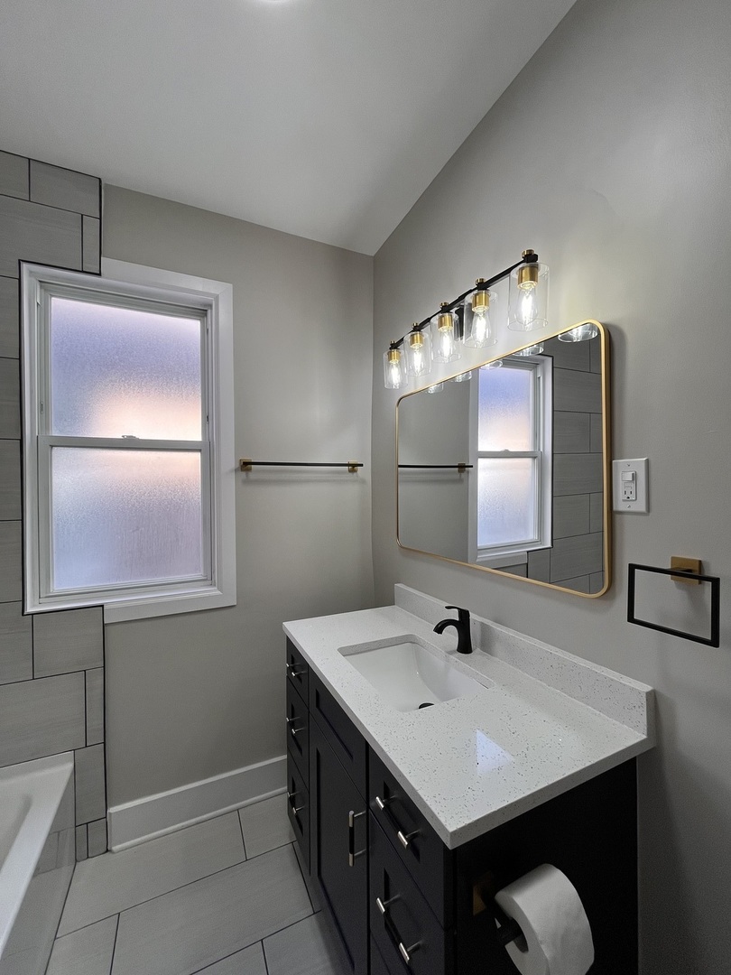 5950 S Artesian Avenue Property Photo 17