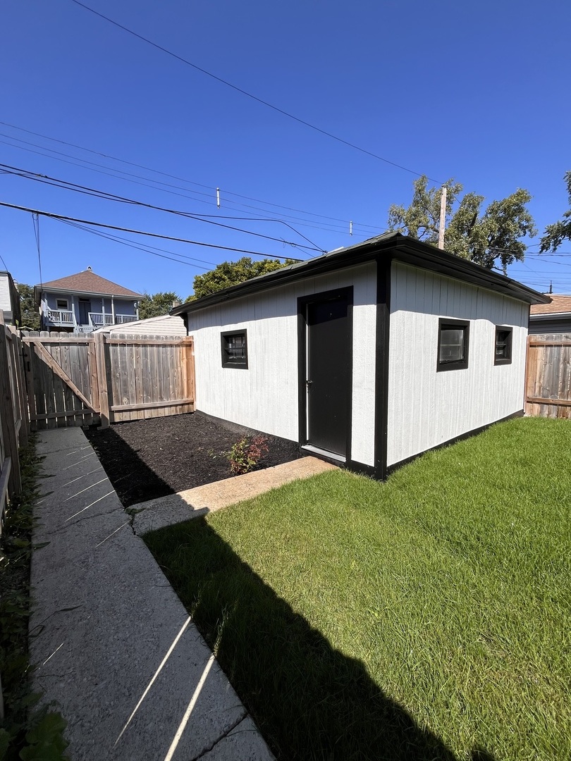 5950 S Artesian Avenue Property Photo 24