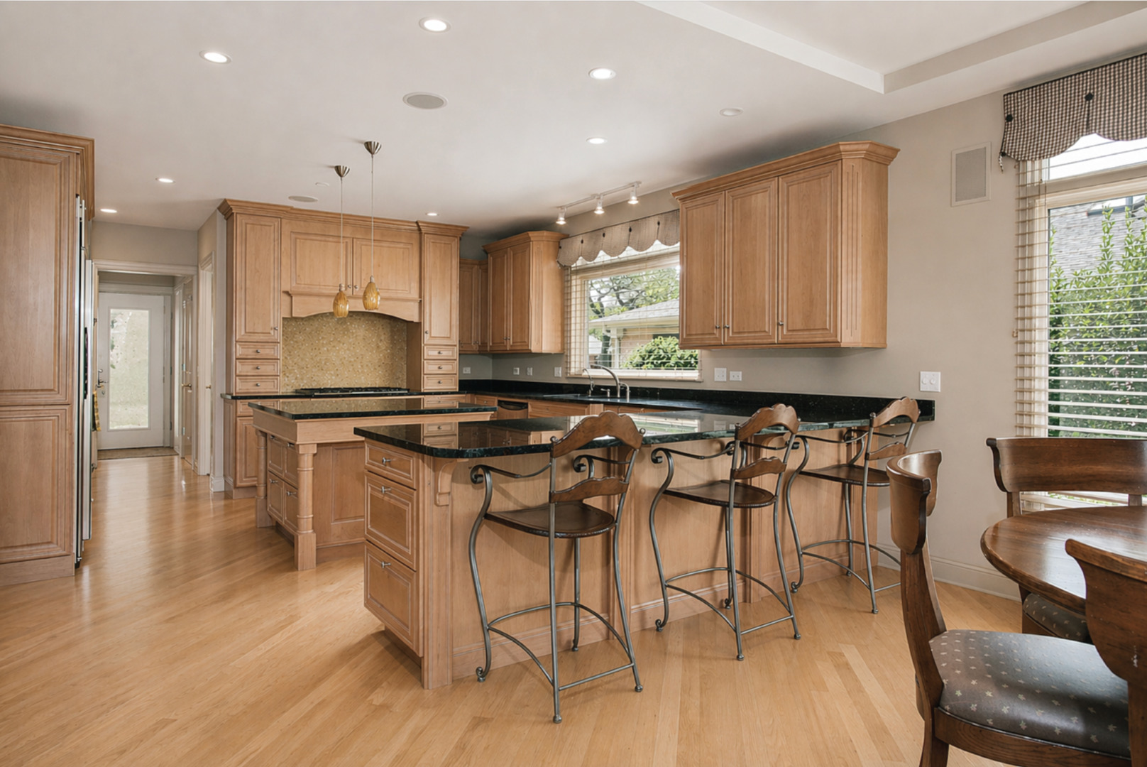 809 Edgemont Lane Property Photo 19