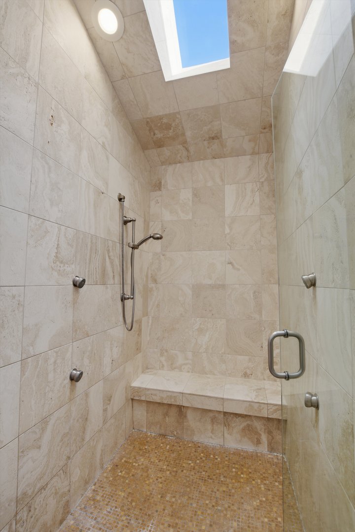 809 Edgemont Lane Property Photo 36