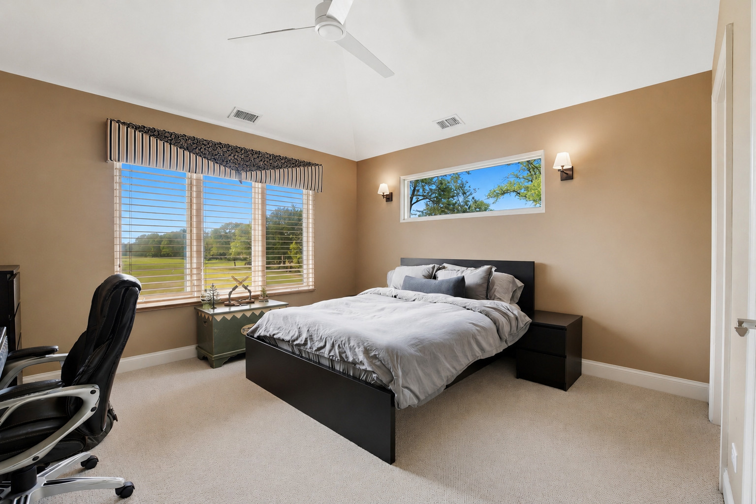 809 Edgemont Lane Property Photo 39