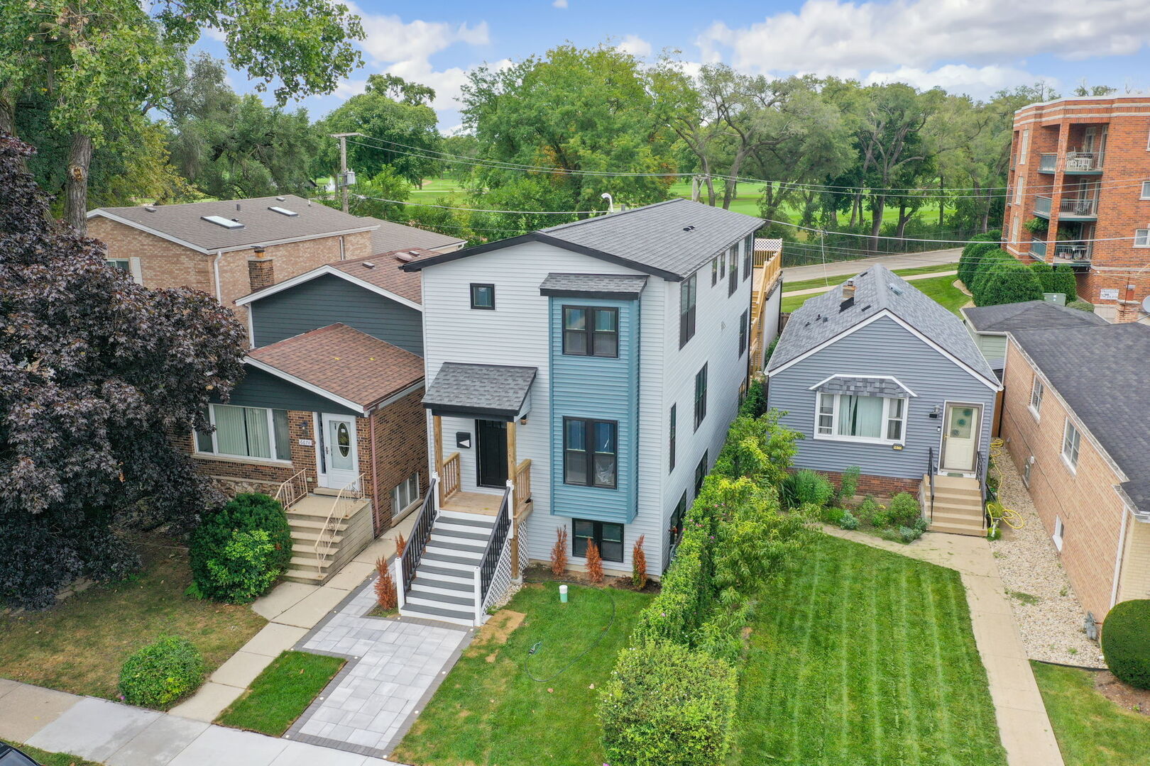 6672 W Montrose Avenue Property Photo 1