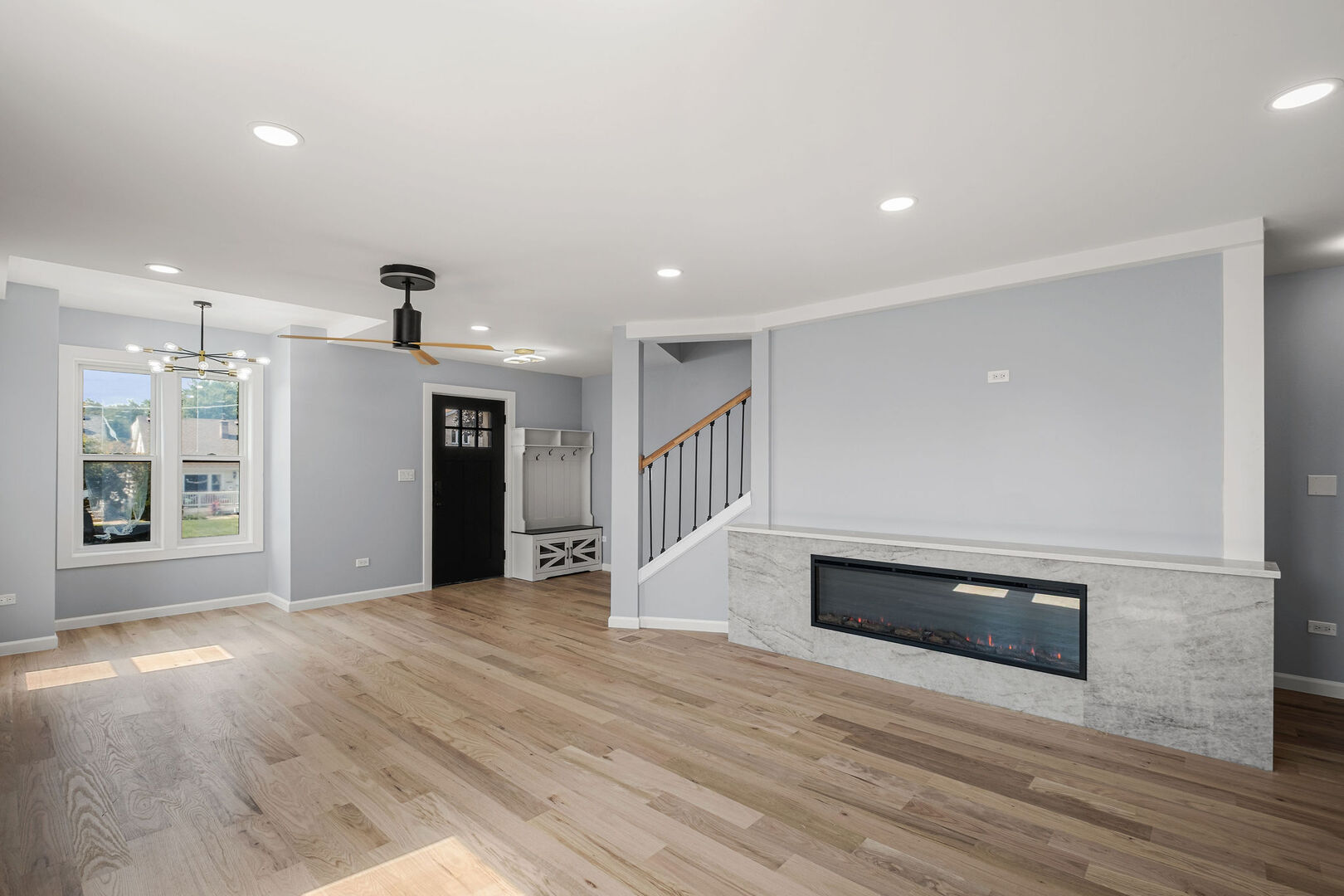6672 W Montrose Avenue Property Photo 3