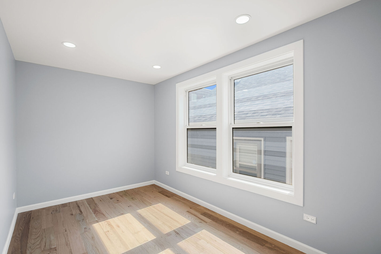 6672 W Montrose Avenue Property Photo 10