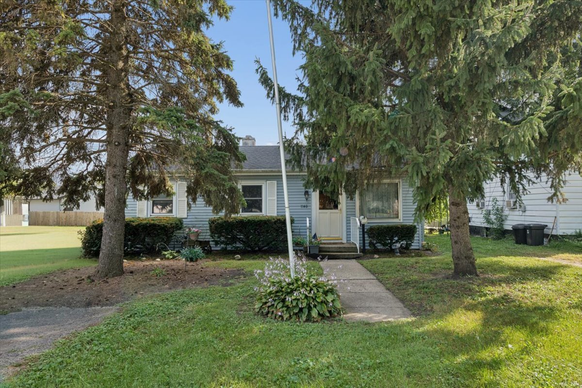 1140 Rathbone Avenue Property Photo 1