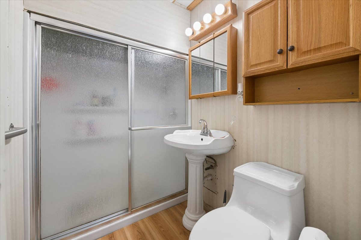 1140 Rathbone Avenue Property Photo 12