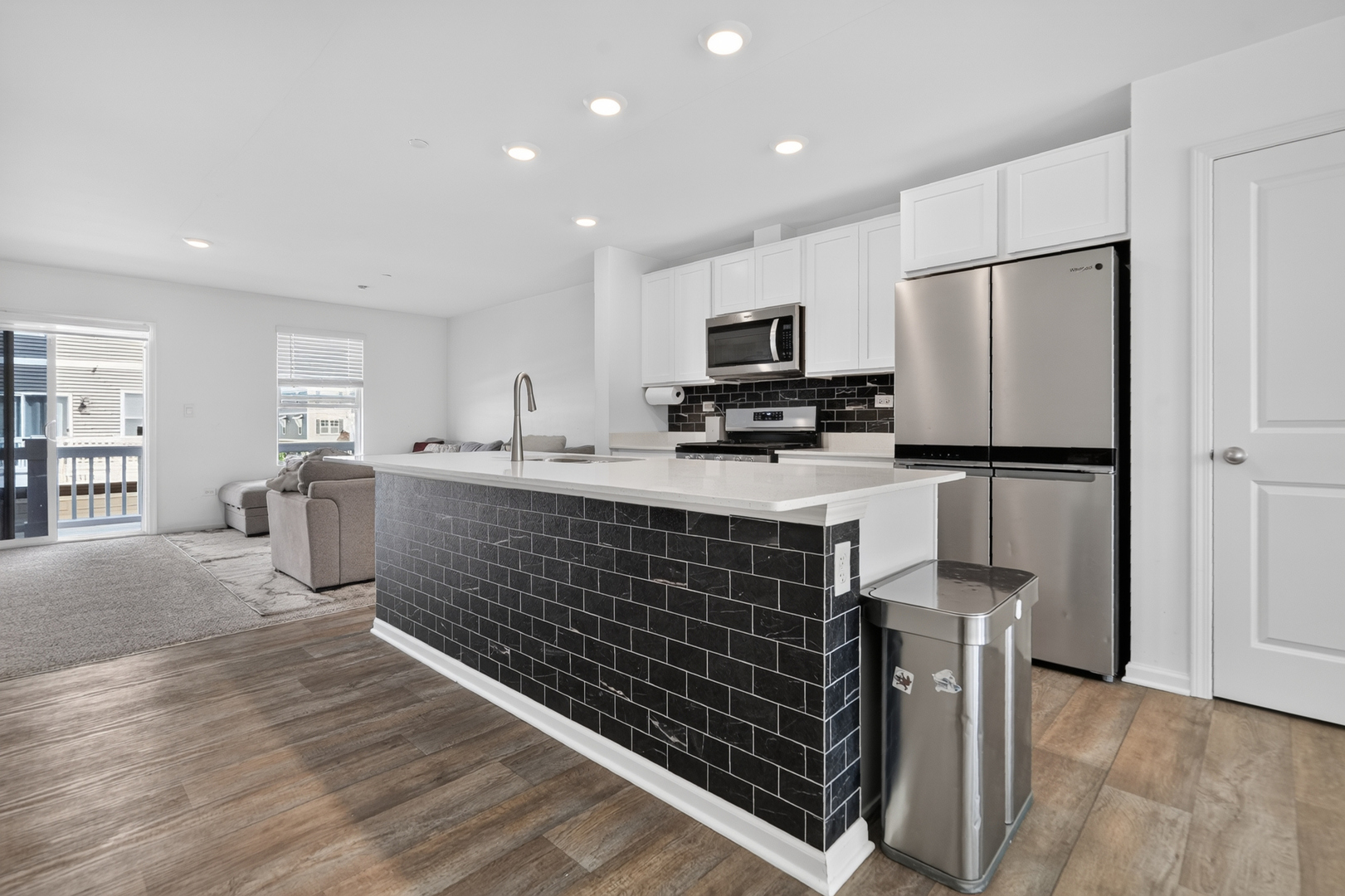 17317 Roscommon Road Property Photo 4