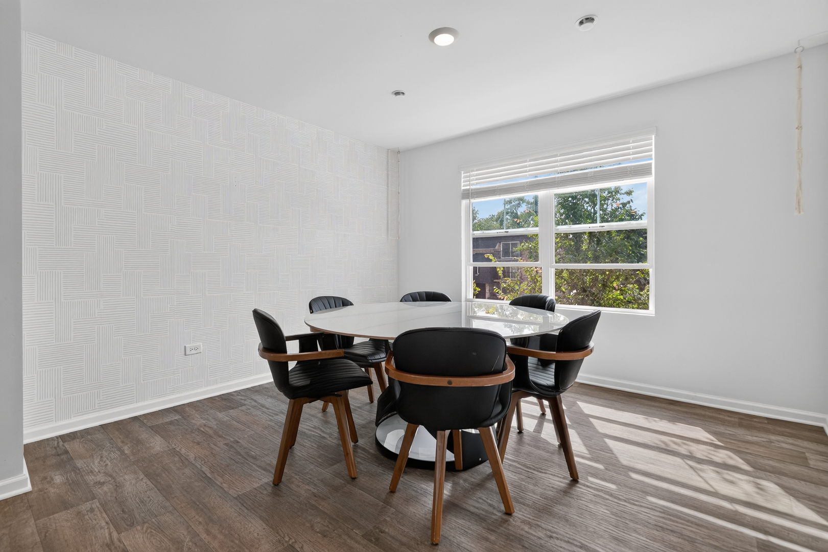 17317 Roscommon Road Property Photo 8